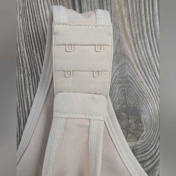 Marena Recovery Size 40AA/A Bra In Nude Fromt Hooks And Shoulder Hooks - Picture 5 of 9